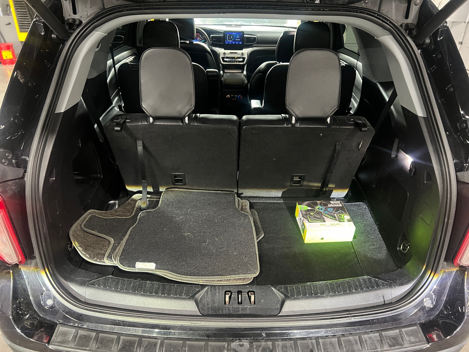 Thumbnail: 2020 Ford Explorer - 6