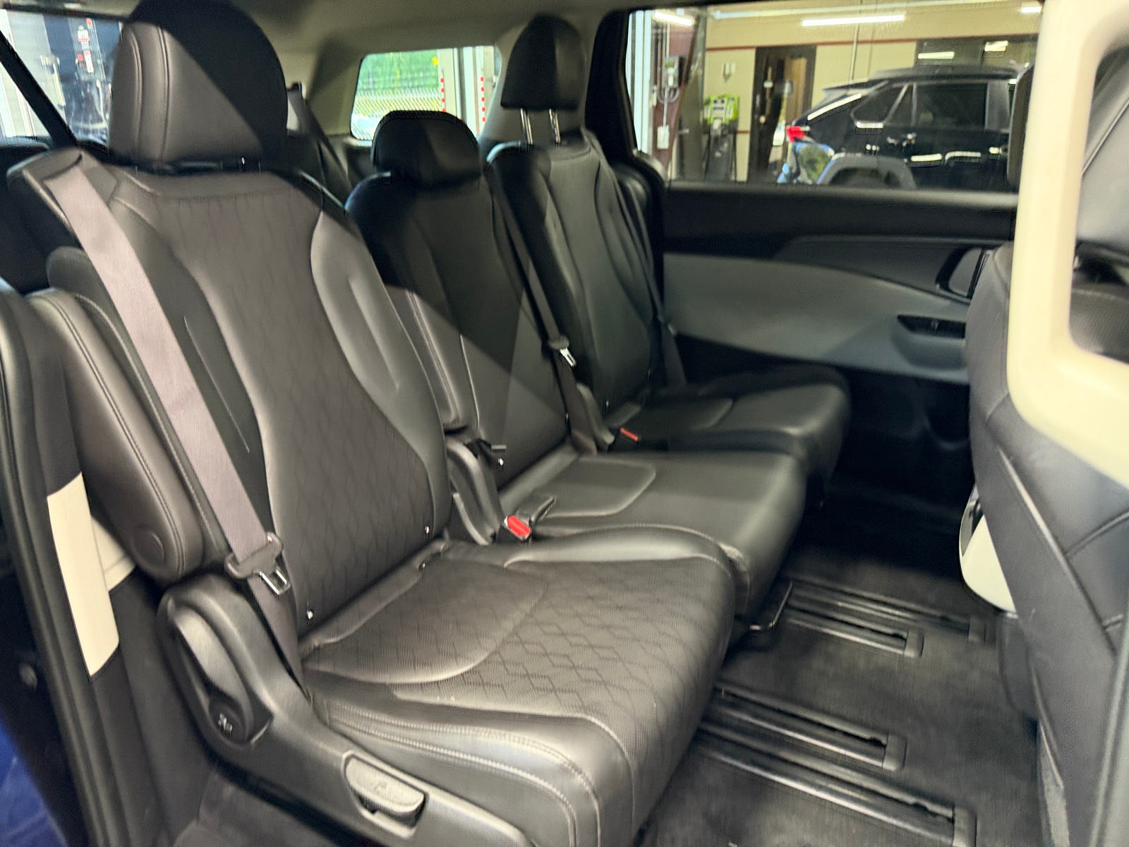 Thumbnail: 2024 Kia Carnival - 5