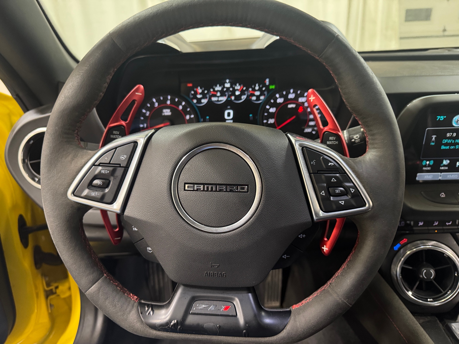 Thumbnail: 2018 Chevrolet Camaro - 3