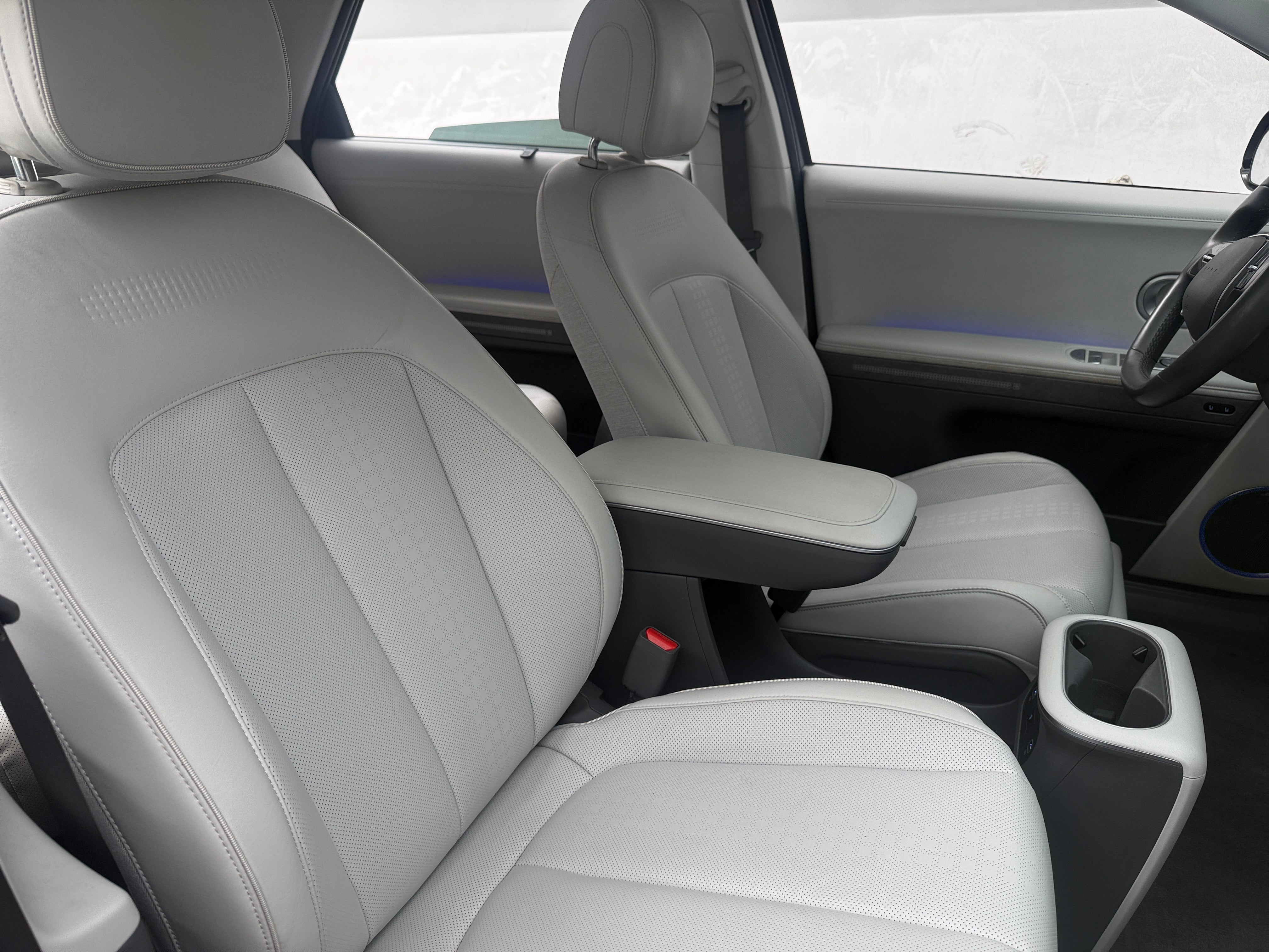 Used 2022 Hyundai IONIQ 5 Limited with VIN KM8KRDAF8NU106698 for sale in Auburn, WA