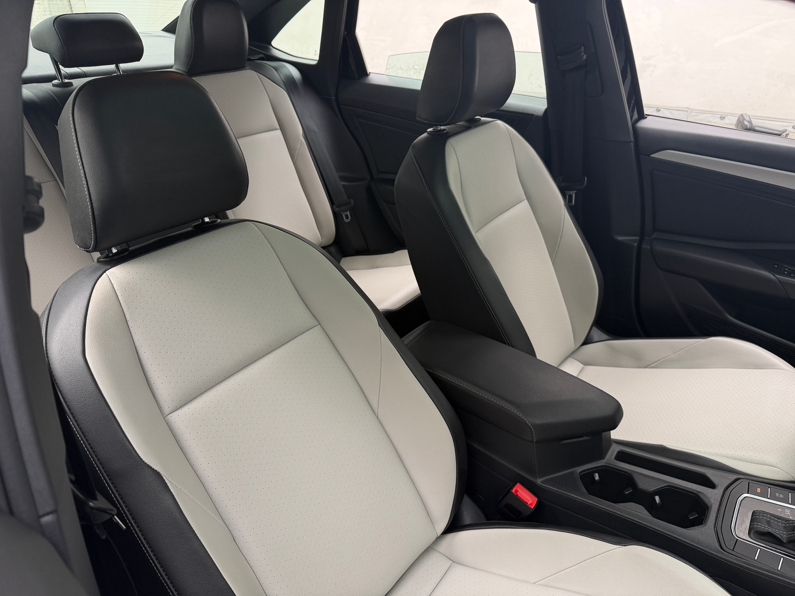 Thumbnail: 2019 Volkswagen Jetta - 2