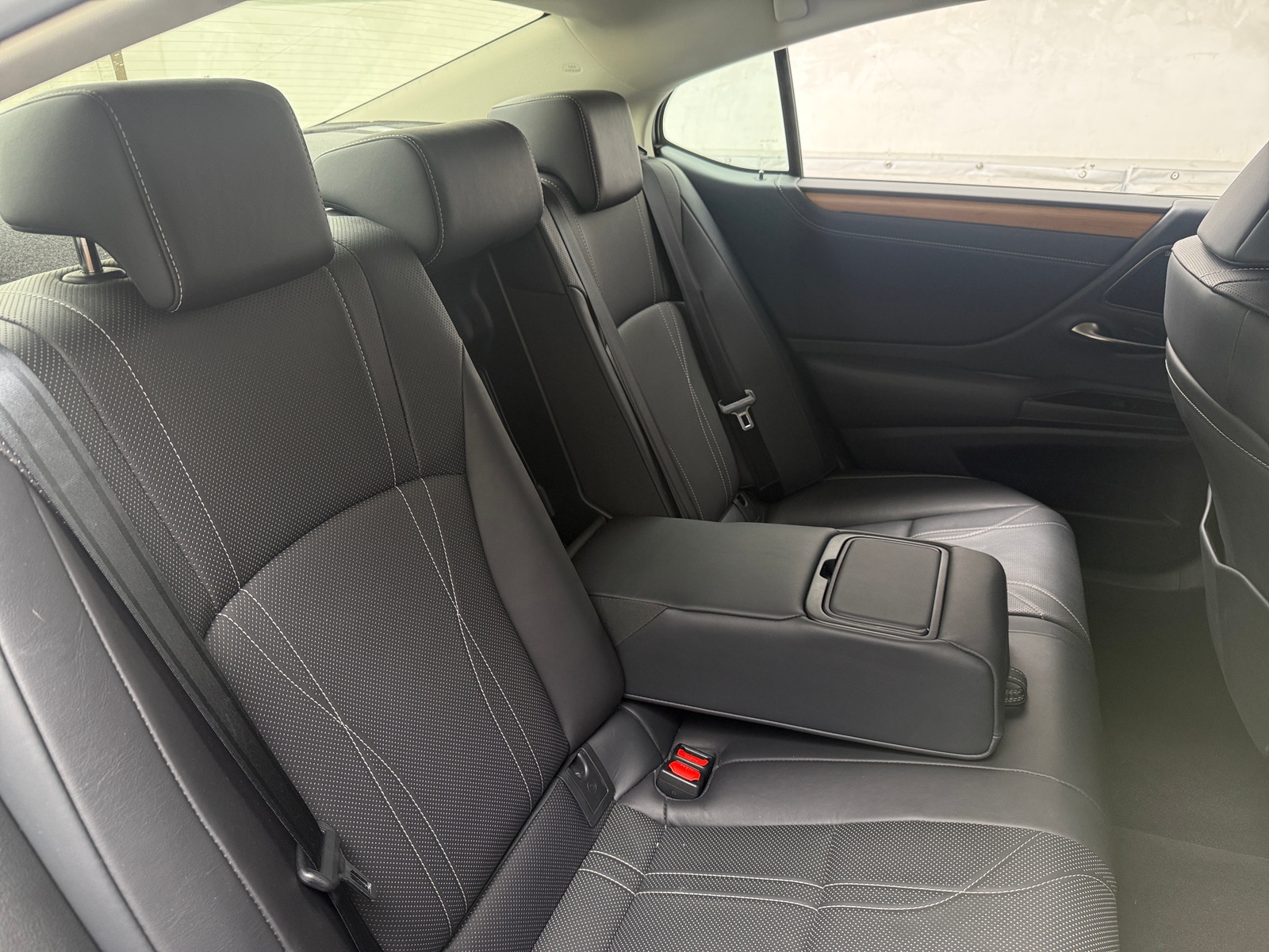 Thumbnail: 2019 Lexus ES - 5