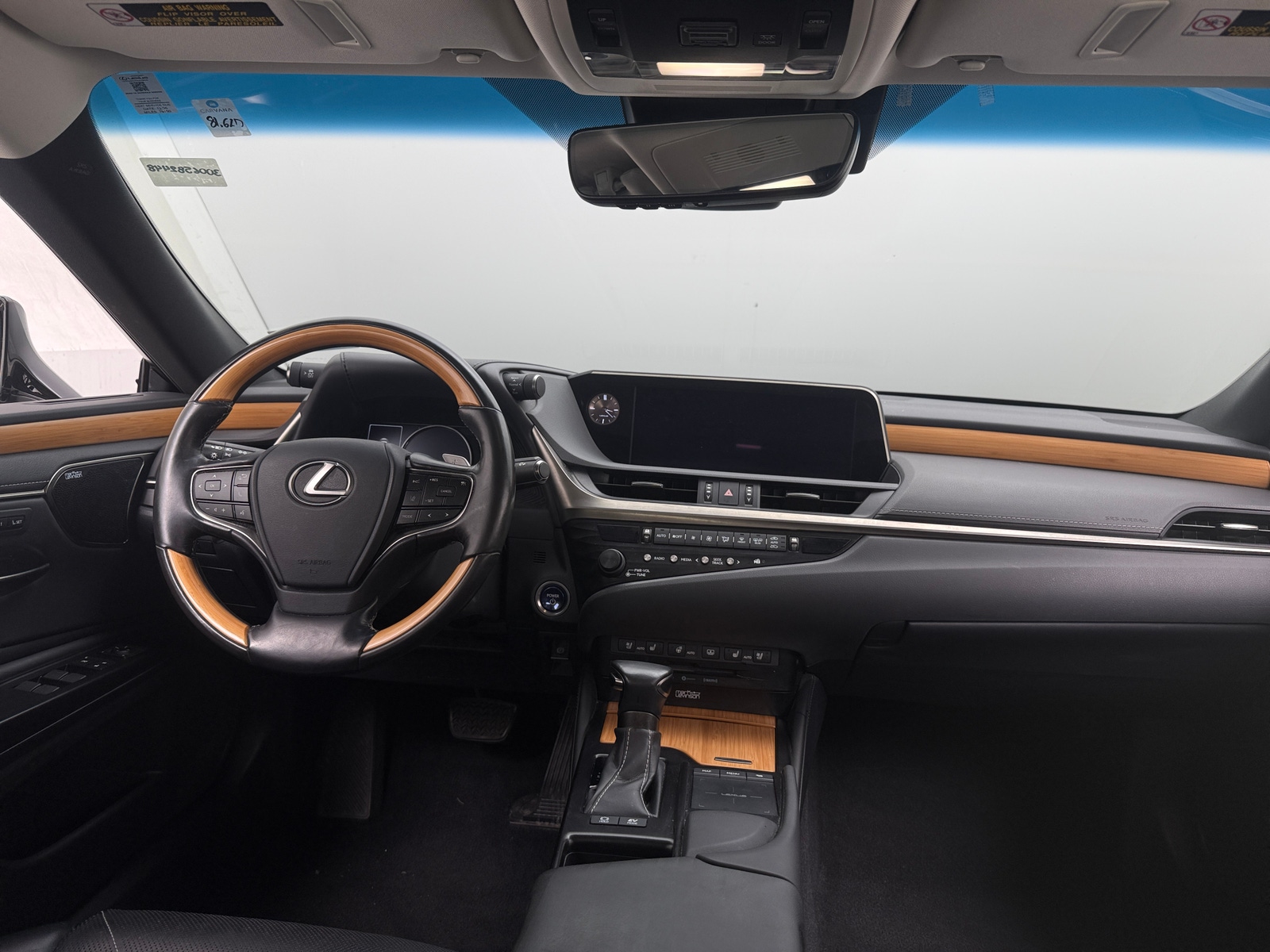Thumbnail: 2019 Lexus ES - 2