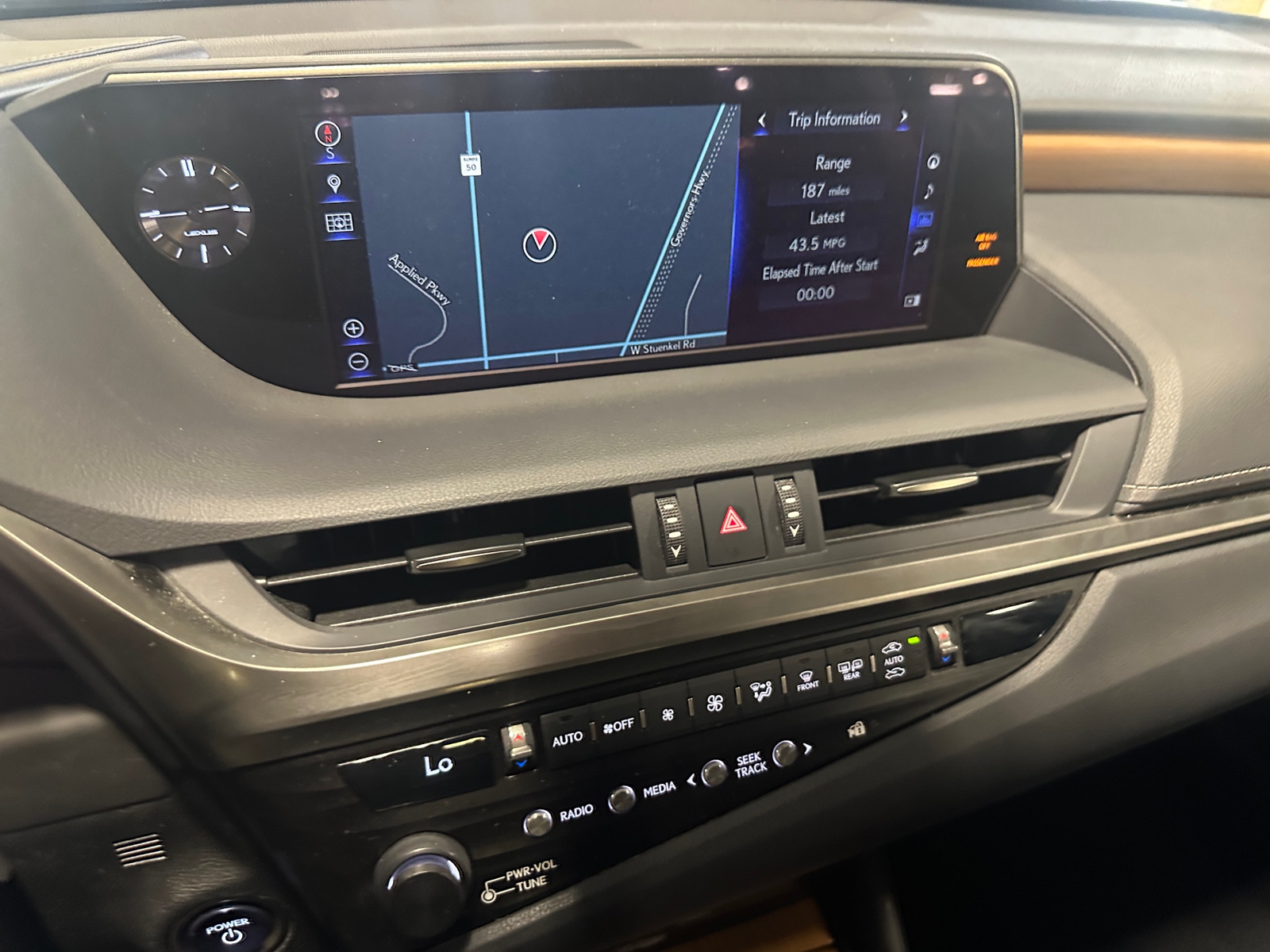 Thumbnail: 2019 Lexus ES - 3
