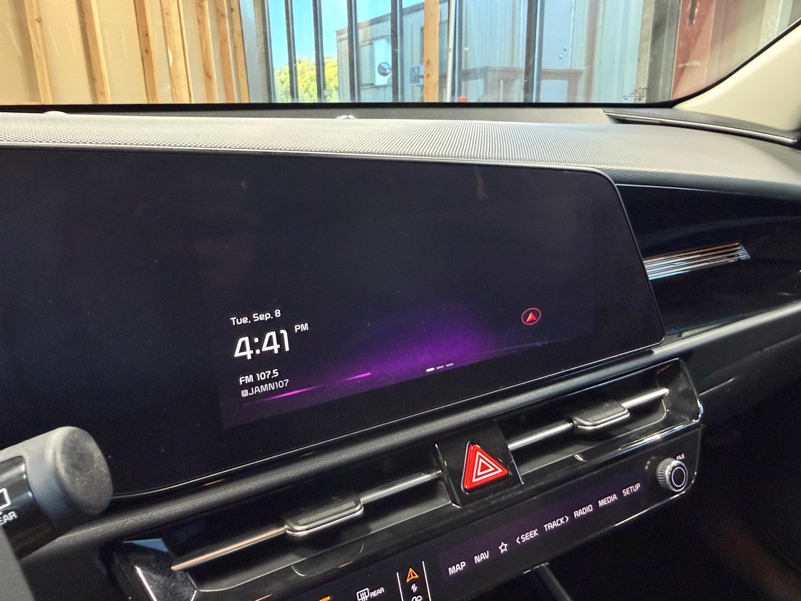 Thumbnail: 2024 Kia Niro - 3