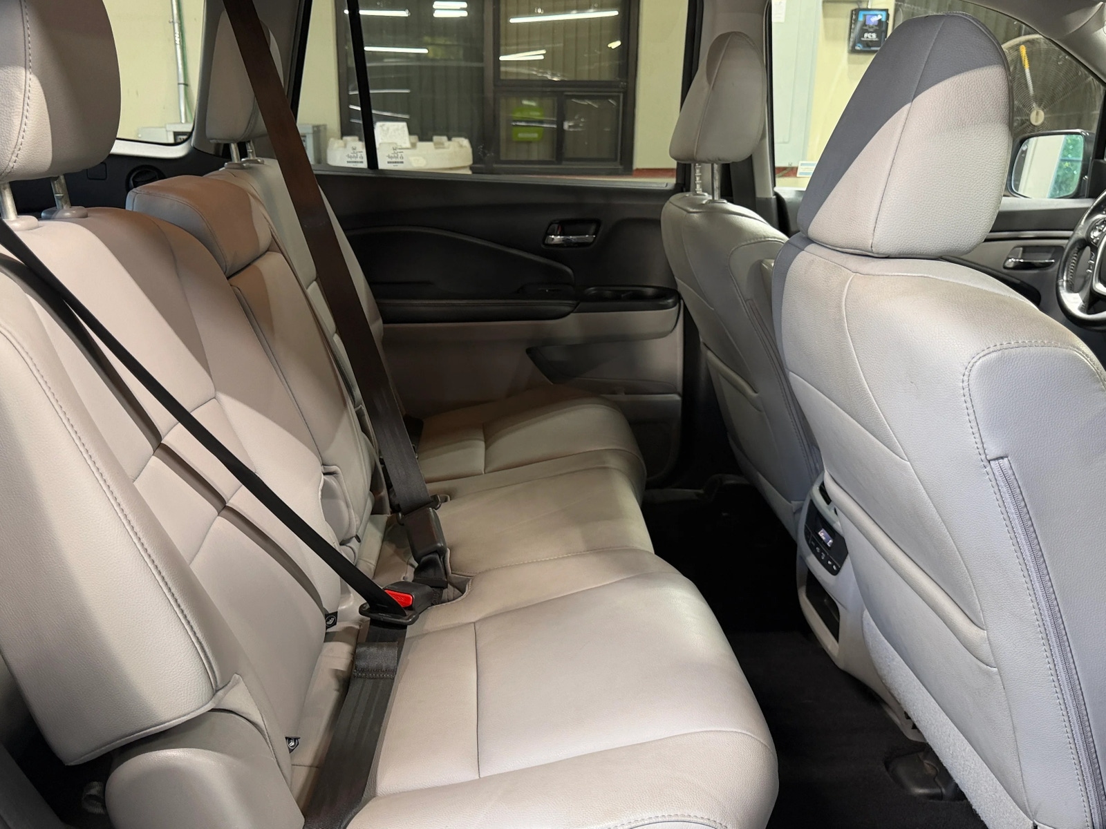 Thumbnail: 2016 Honda Pilot - 5