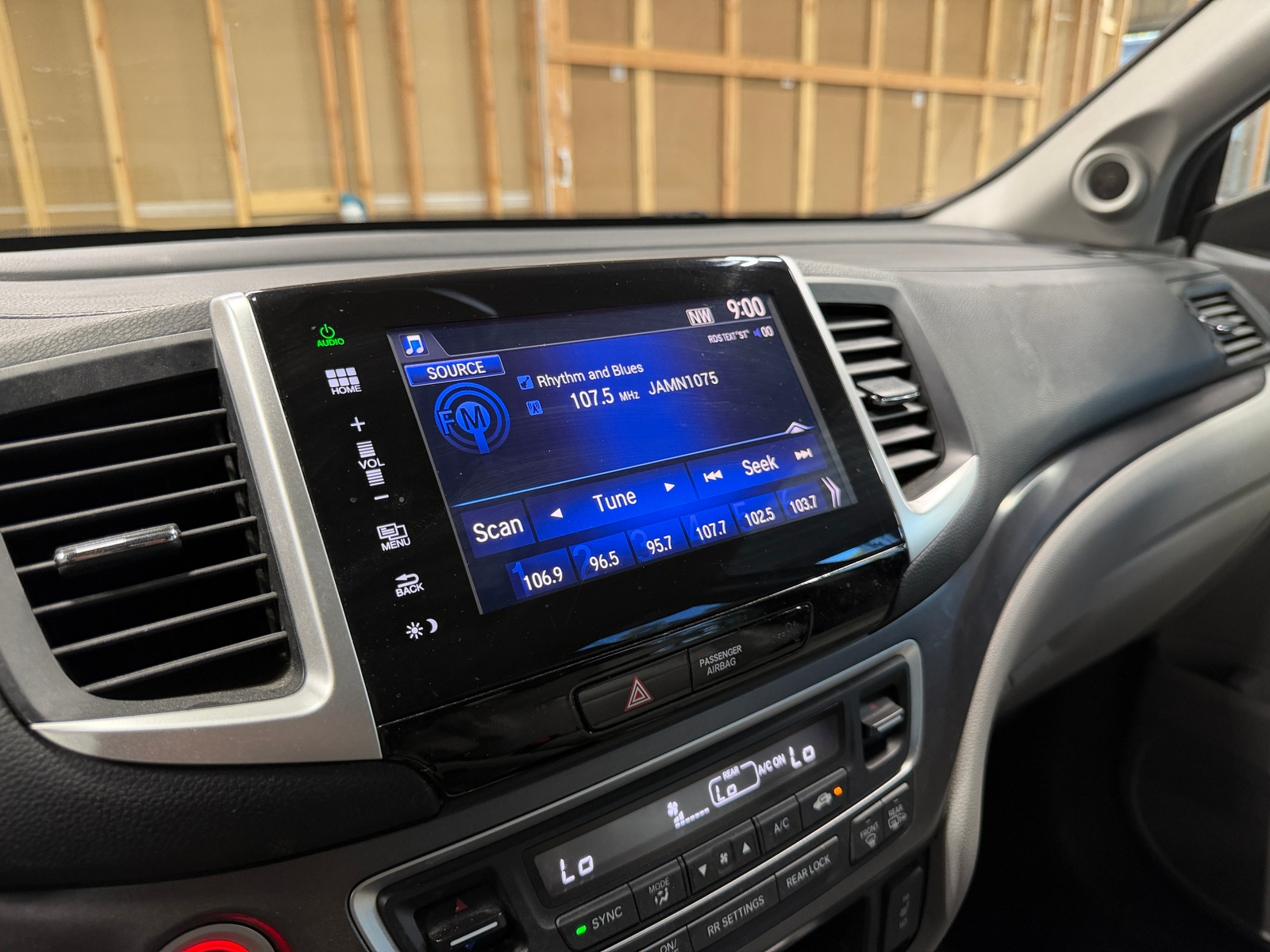 Thumbnail: 2016 Honda Pilot - 3