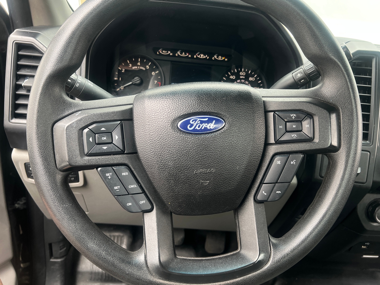 Thumbnail: 2018 Ford Econoline - 4