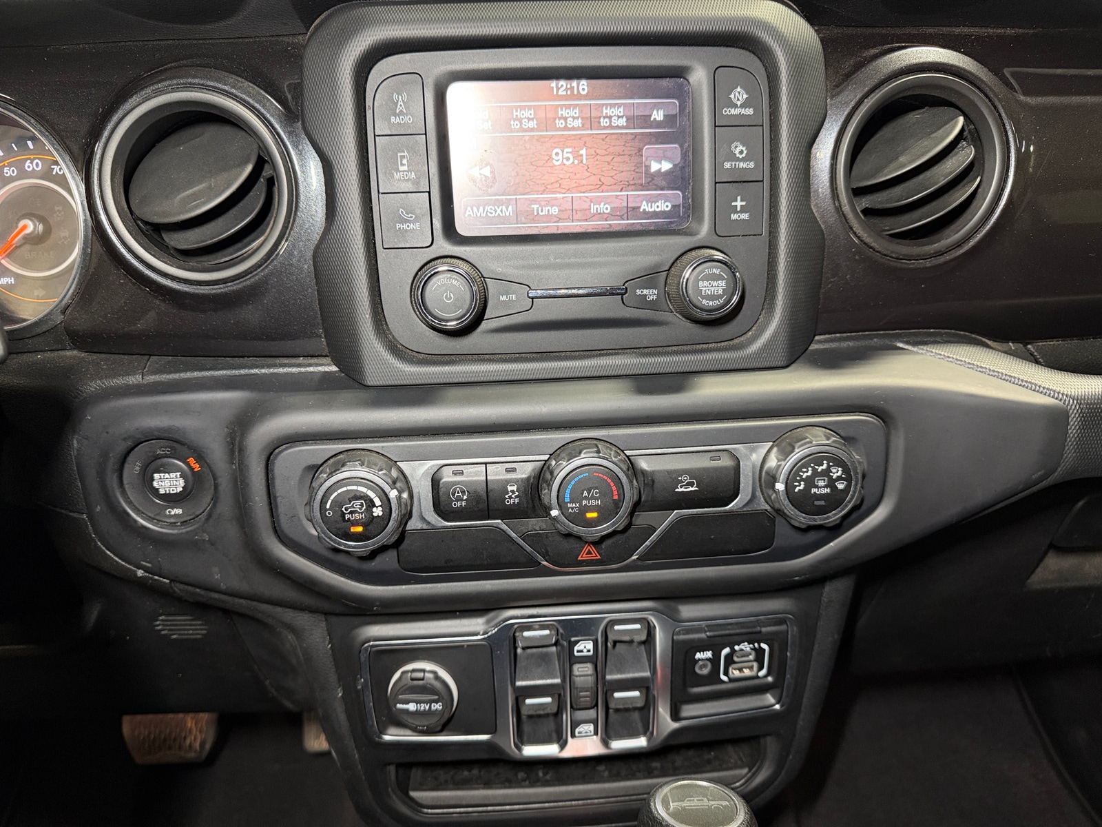 Thumbnail: 2020 Jeep Gladiator - 4