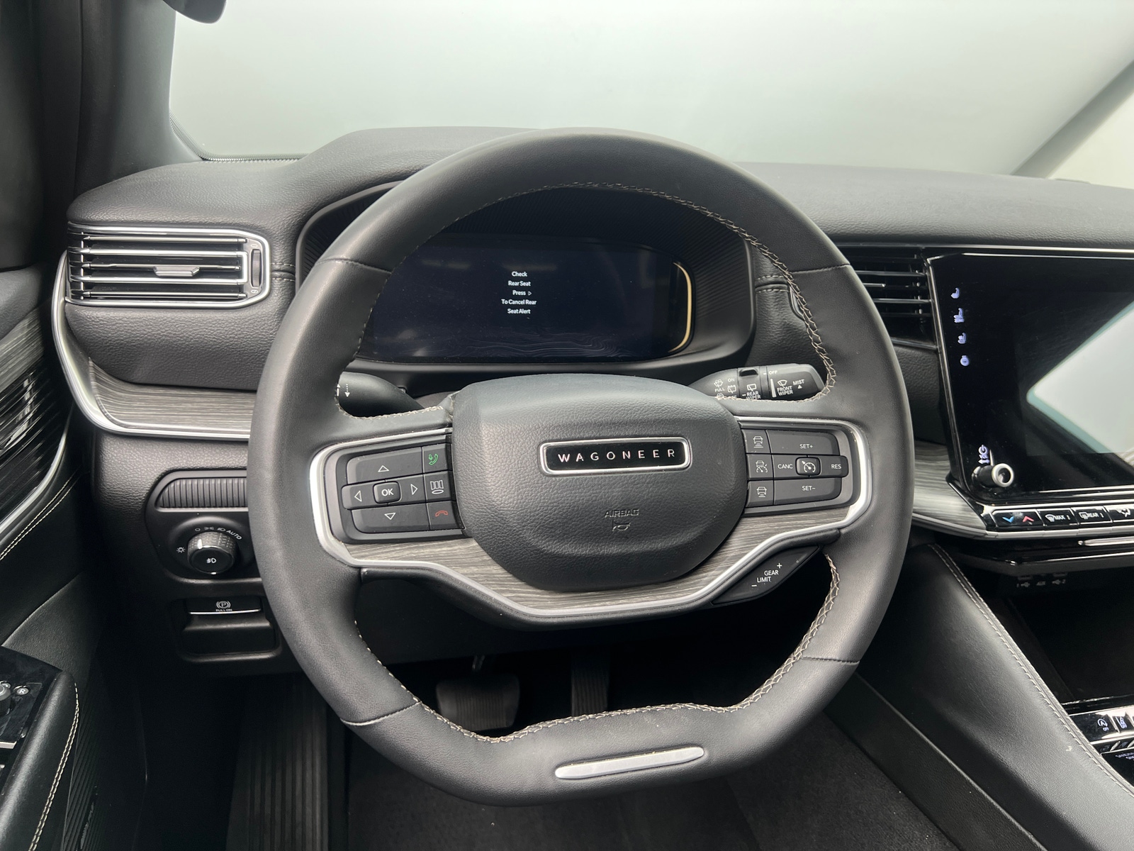 Thumbnail: 2024 Jeep Wagoneer - 4