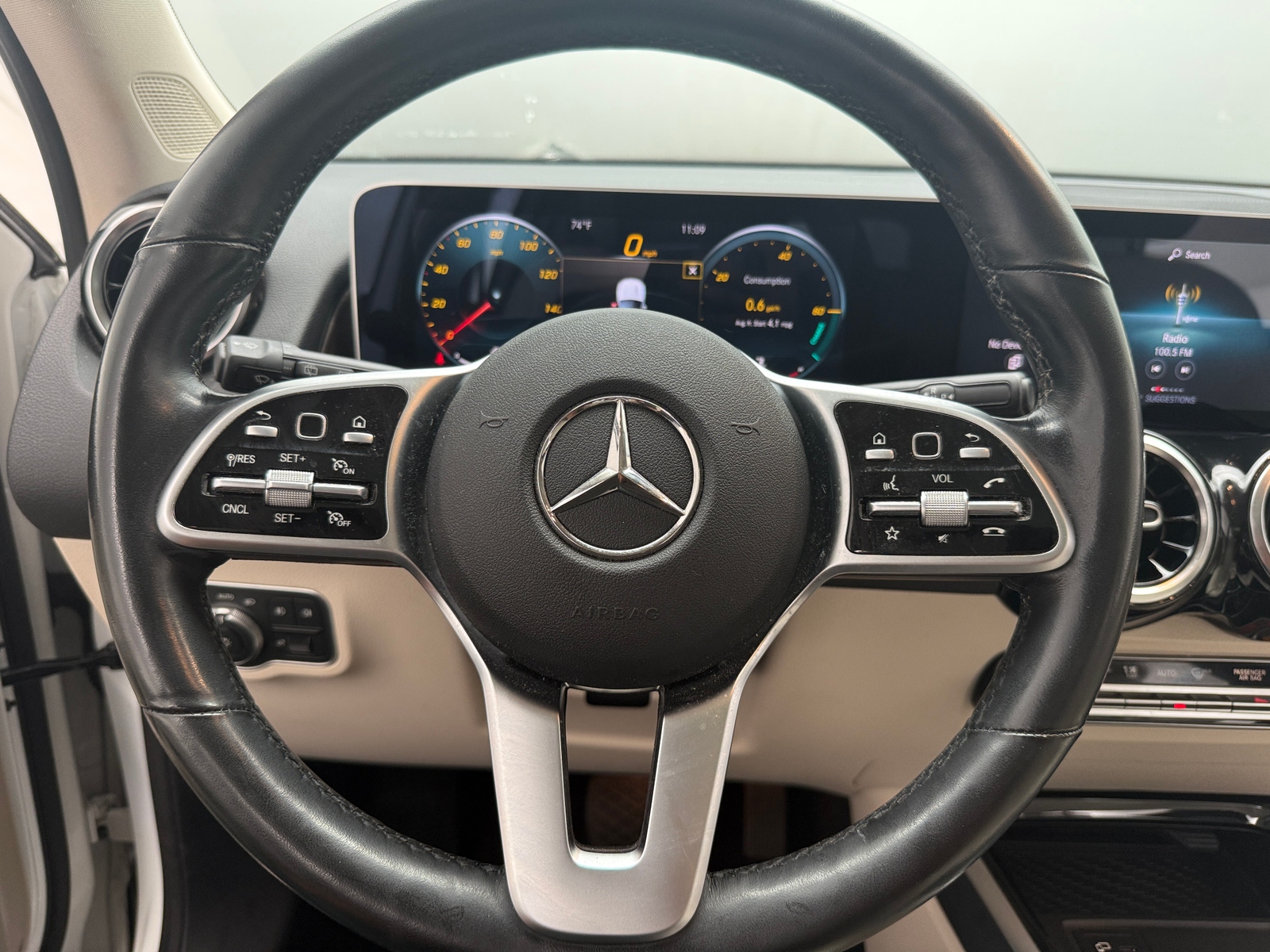 Thumbnail: 2021 Mercedes-Benz GLB - 4