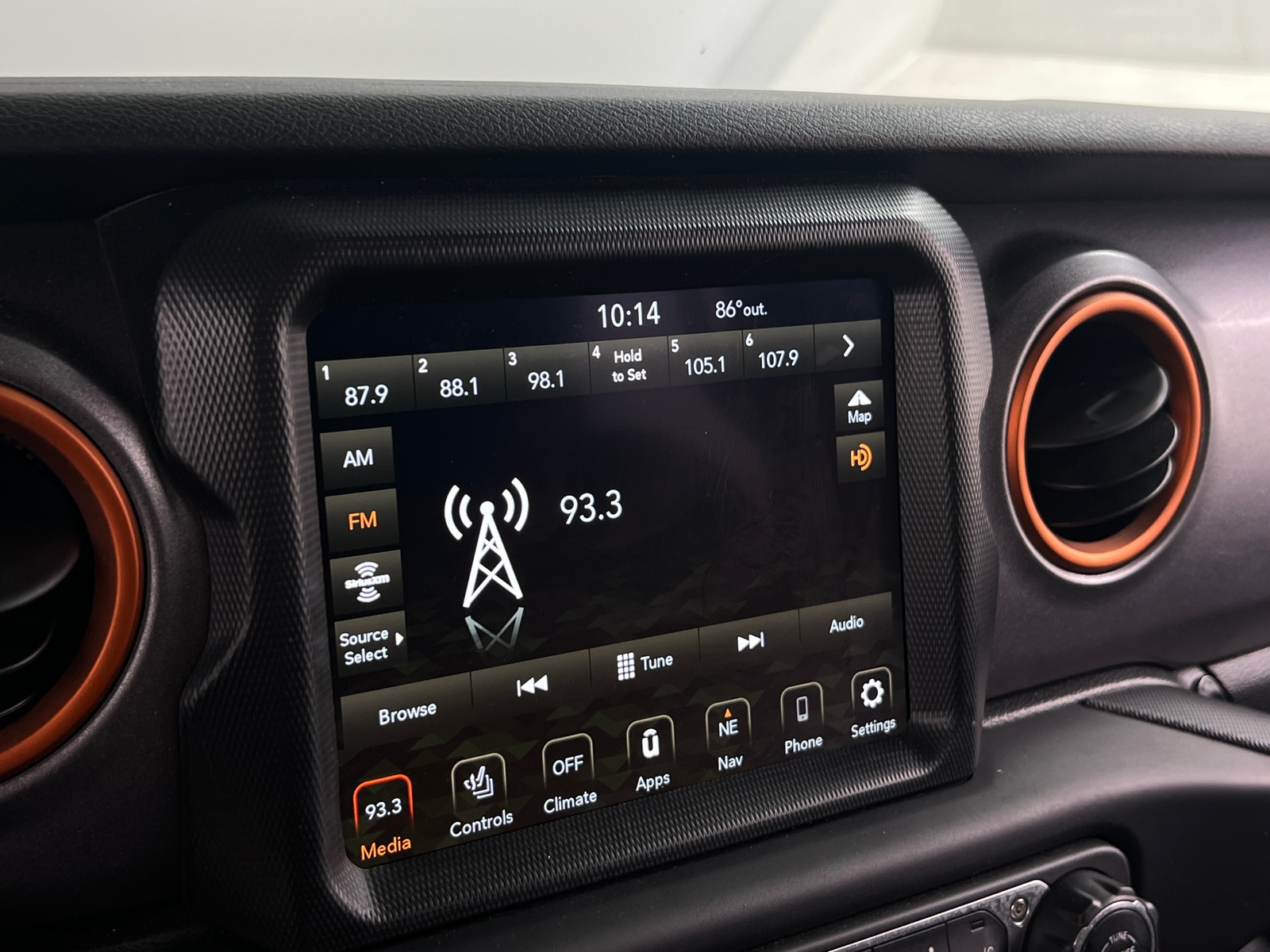 Thumbnail: 2021 Jeep Gladiator - 4