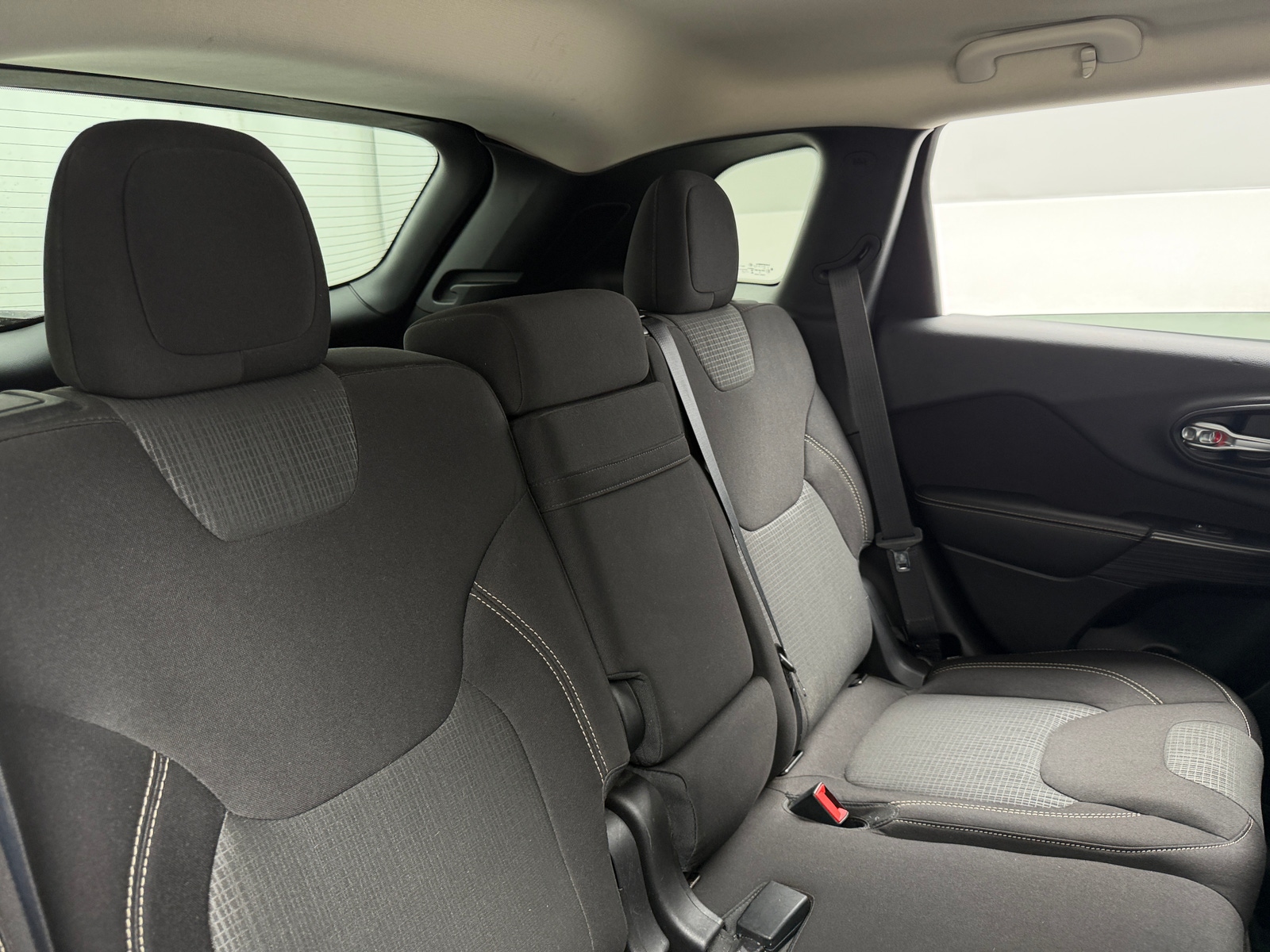 Thumbnail: 2015 Jeep Cherokee - 6