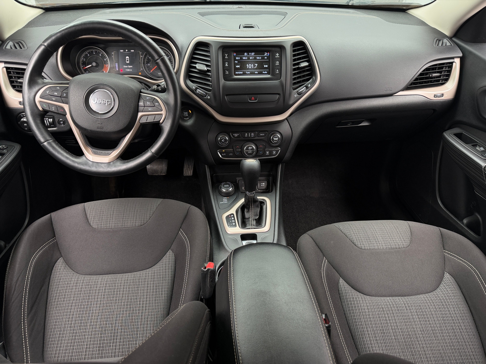 Thumbnail: 2015 Jeep Cherokee - 3