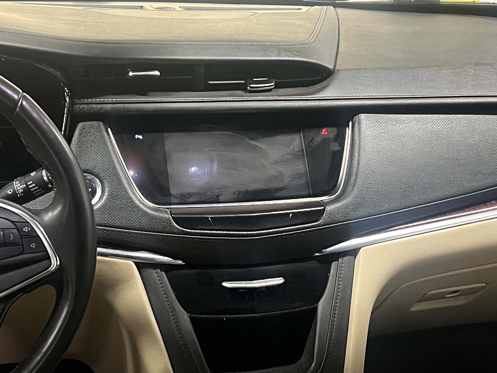 Thumbnail: 2018 Cadillac XT5 - 3