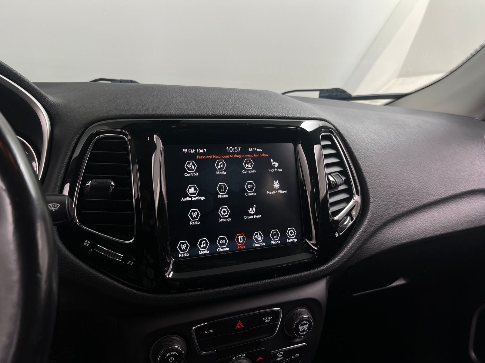 Thumbnail: 2019 Jeep Compass - 3