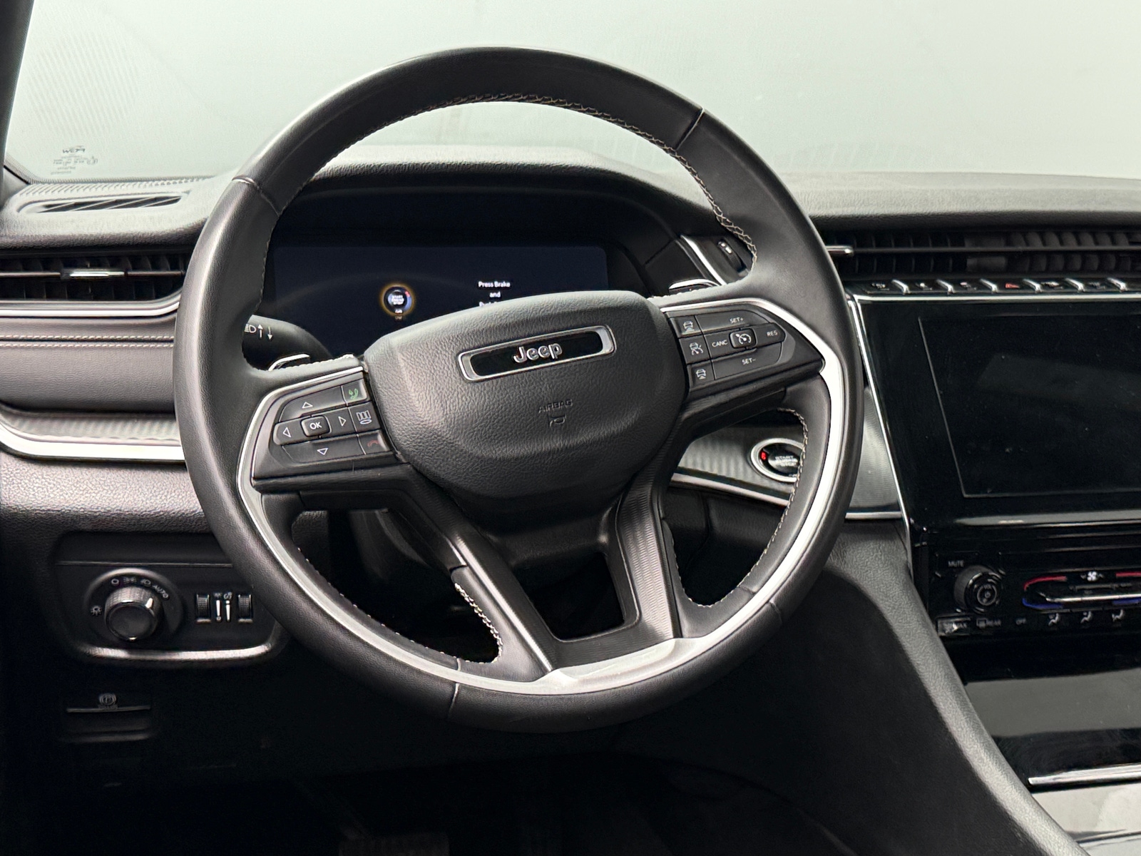 Thumbnail: 2024 Jeep Grand Cherokee L - 5