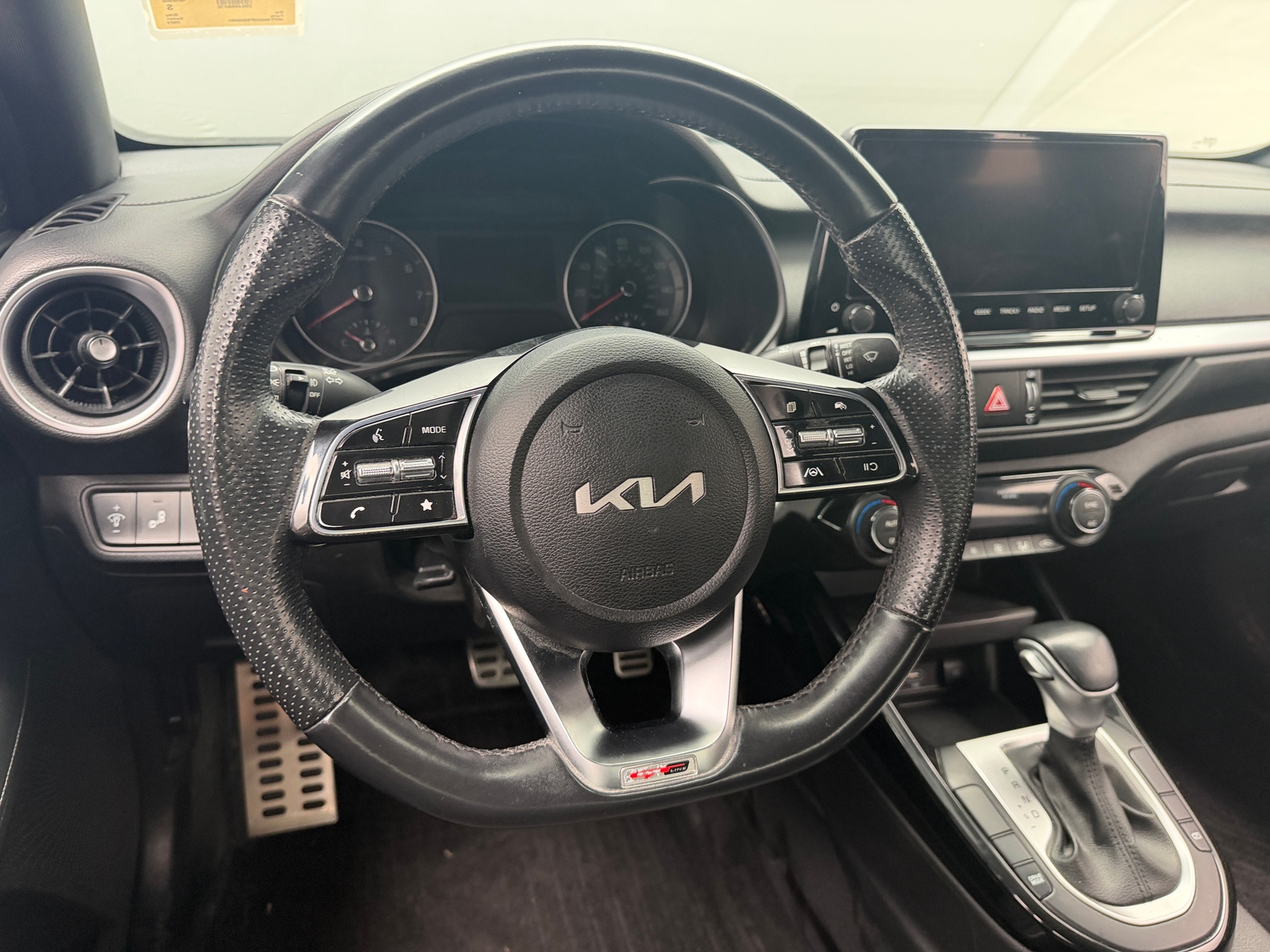 Thumbnail: 2023 Kia Forte - 4