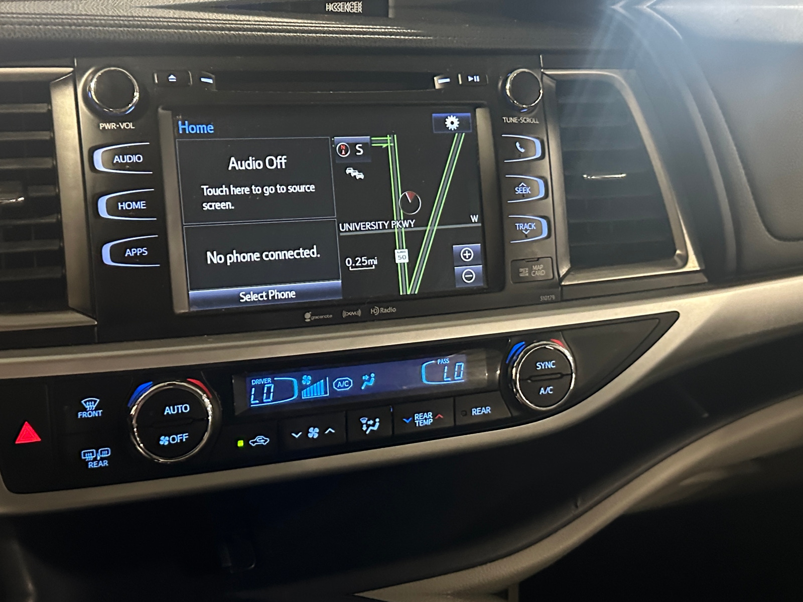 Thumbnail: 2018 Toyota Highlander - 4
