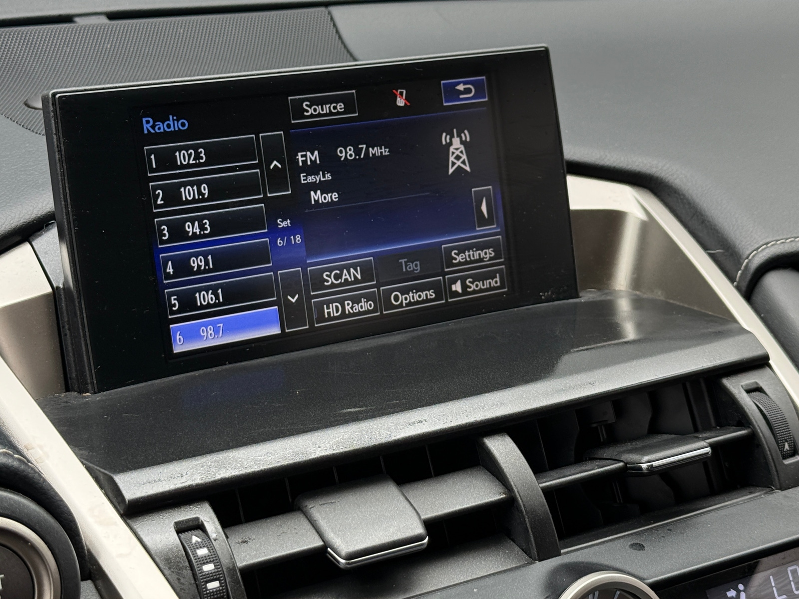 Thumbnail: 2015 Lexus NX - 4