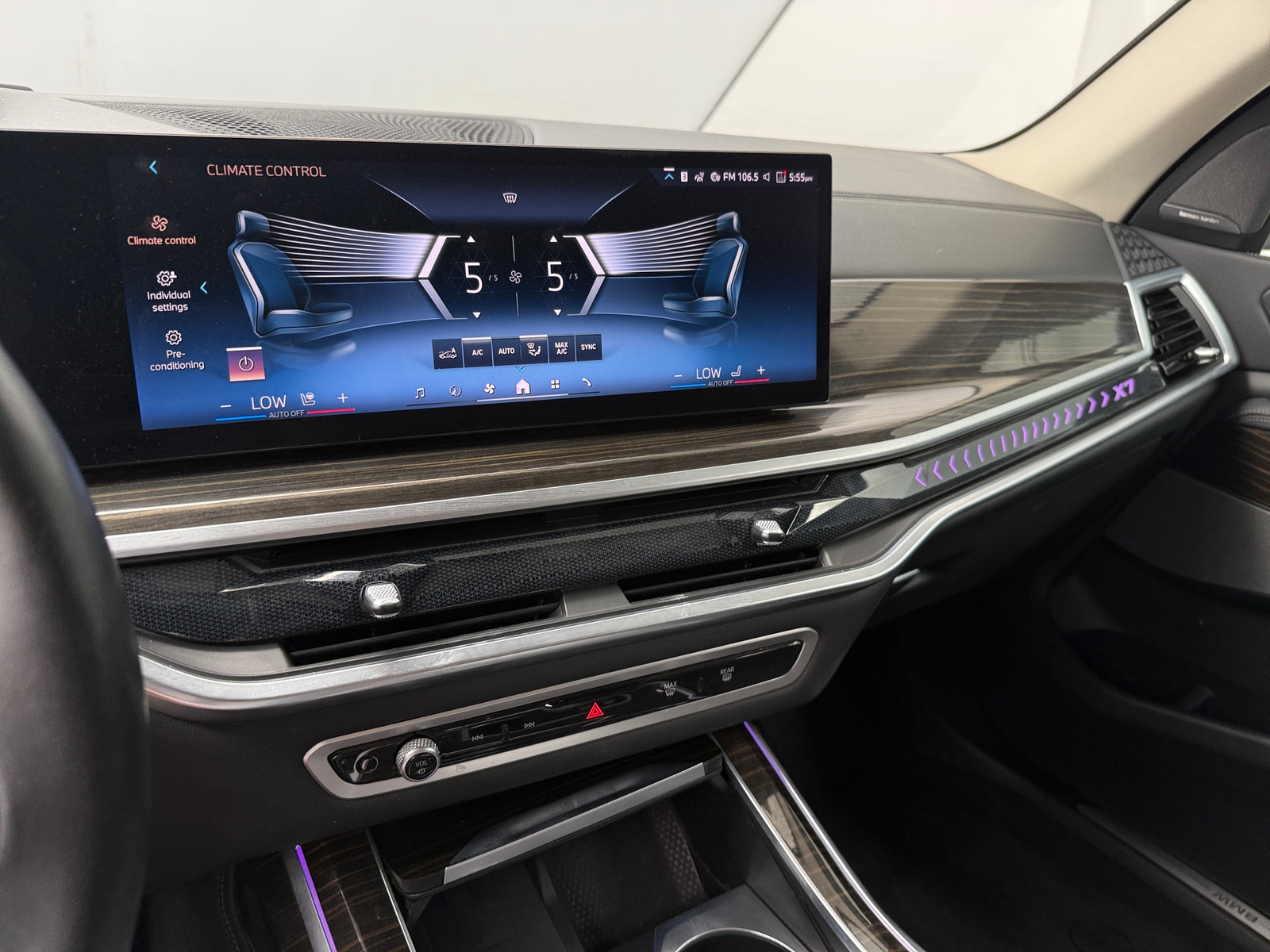 Thumbnail: 2024 BMW X7 - 4