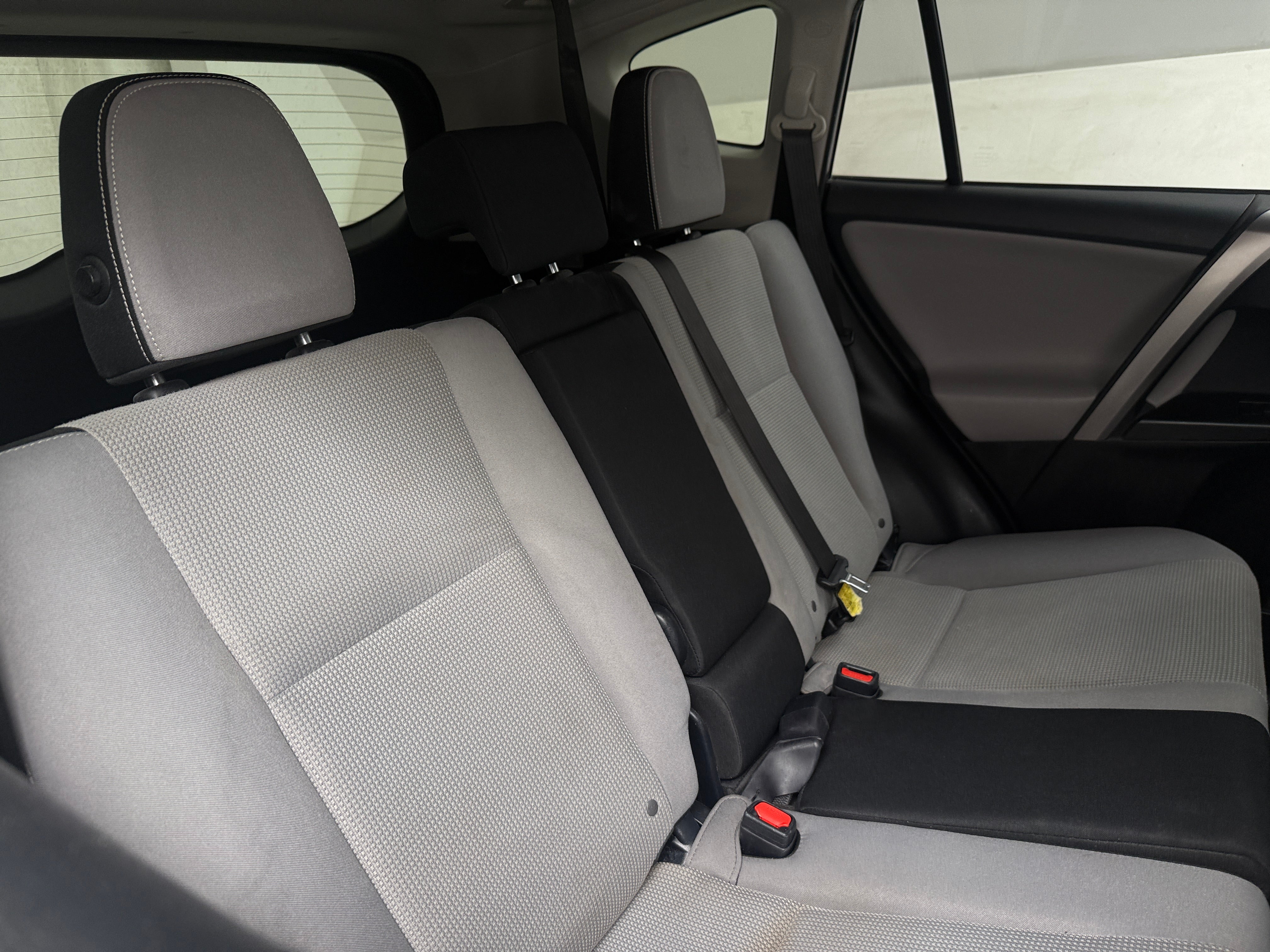 2017 Toyota RAV4 XLE - Photo 7