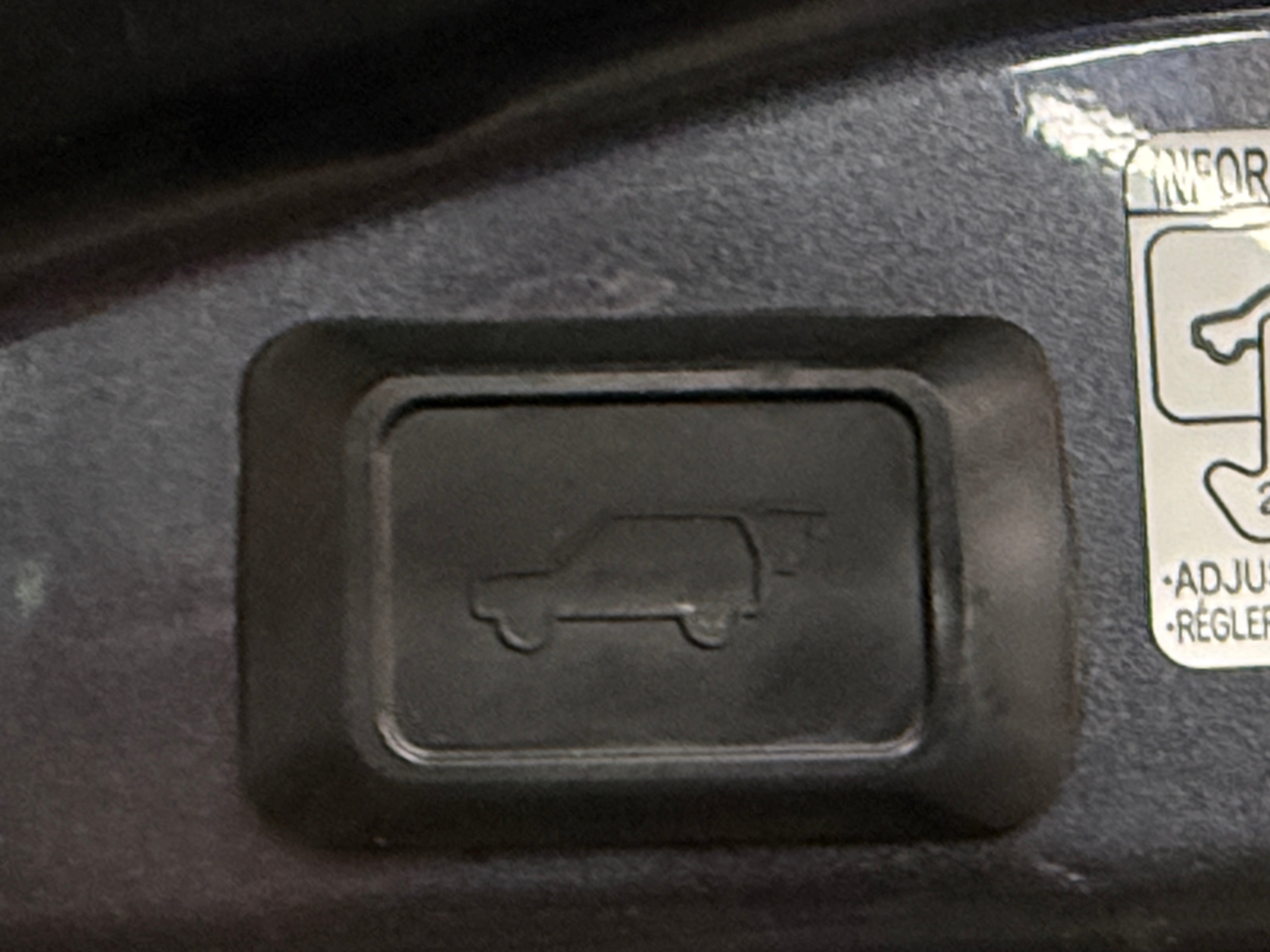 2017 Toyota RAV4 XLE - Photo 14