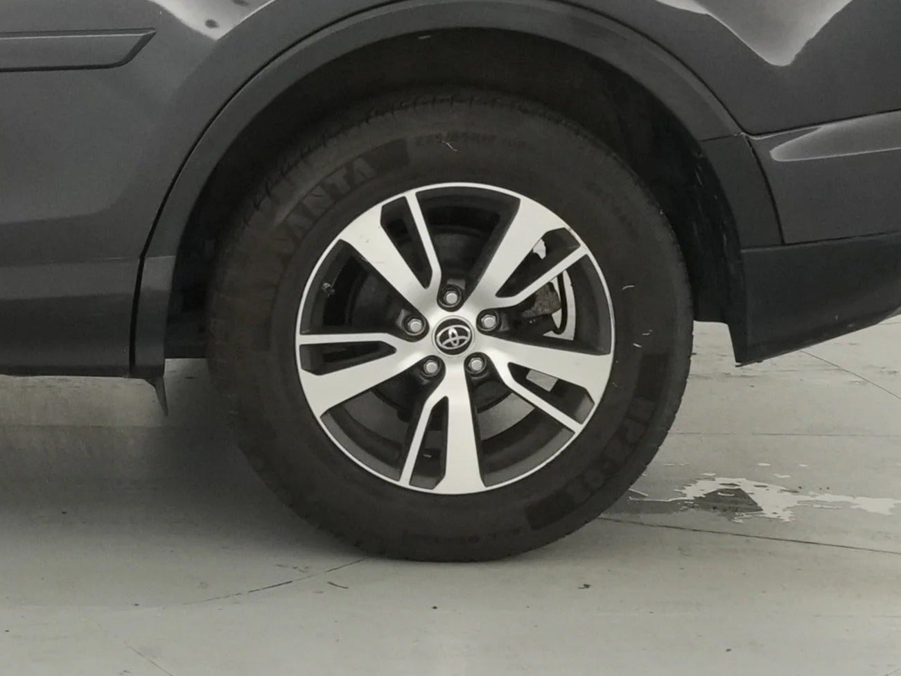 2017 Toyota RAV4 XLE - Photo 15