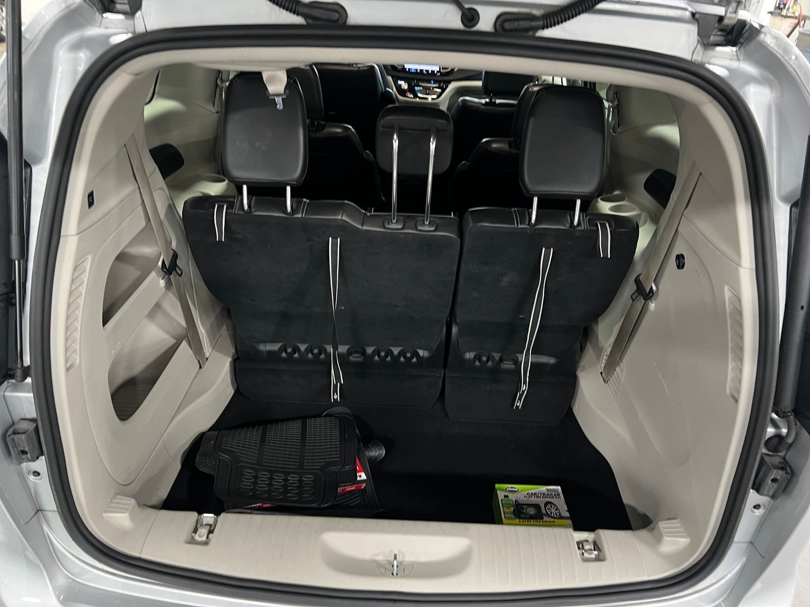 Thumbnail: 2024 Chrysler Pacifica - 6