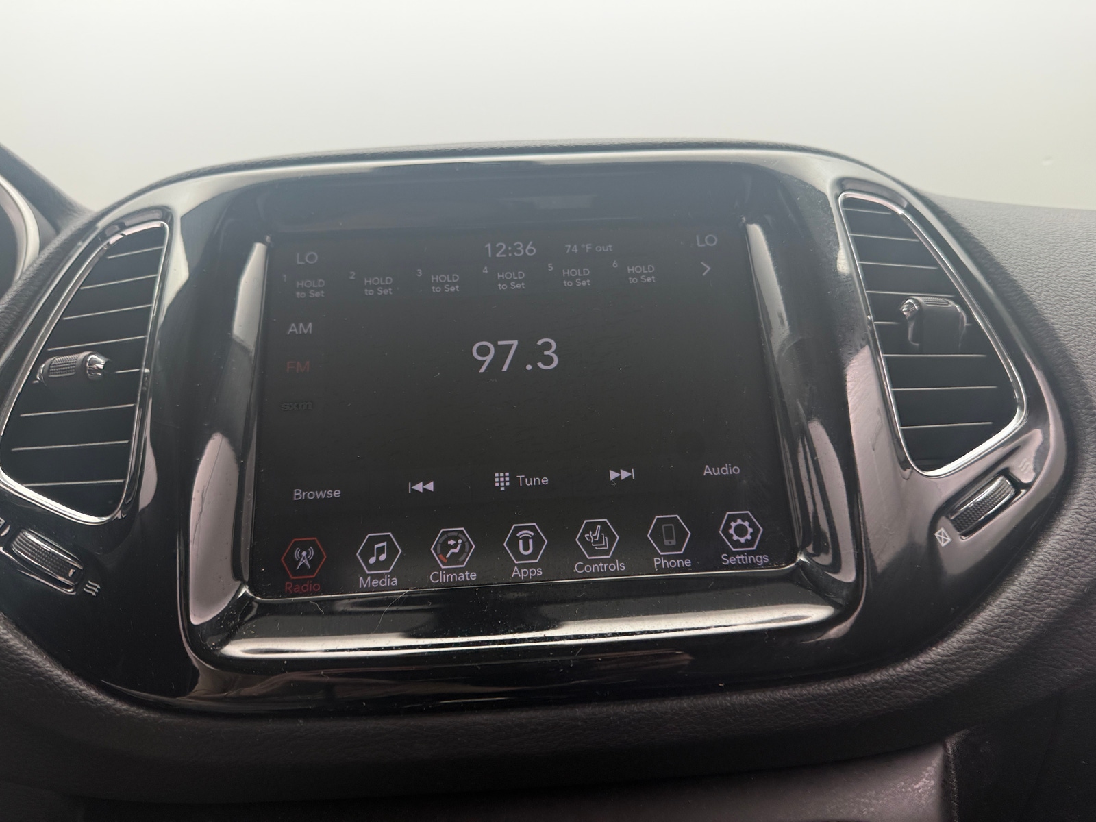 Thumbnail: 2019 Jeep Compass - 3
