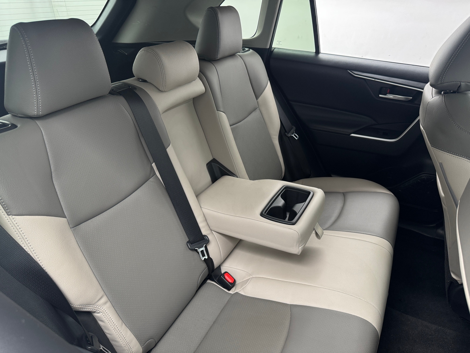 Thumbnail: 2020 Toyota RAV4 - 6