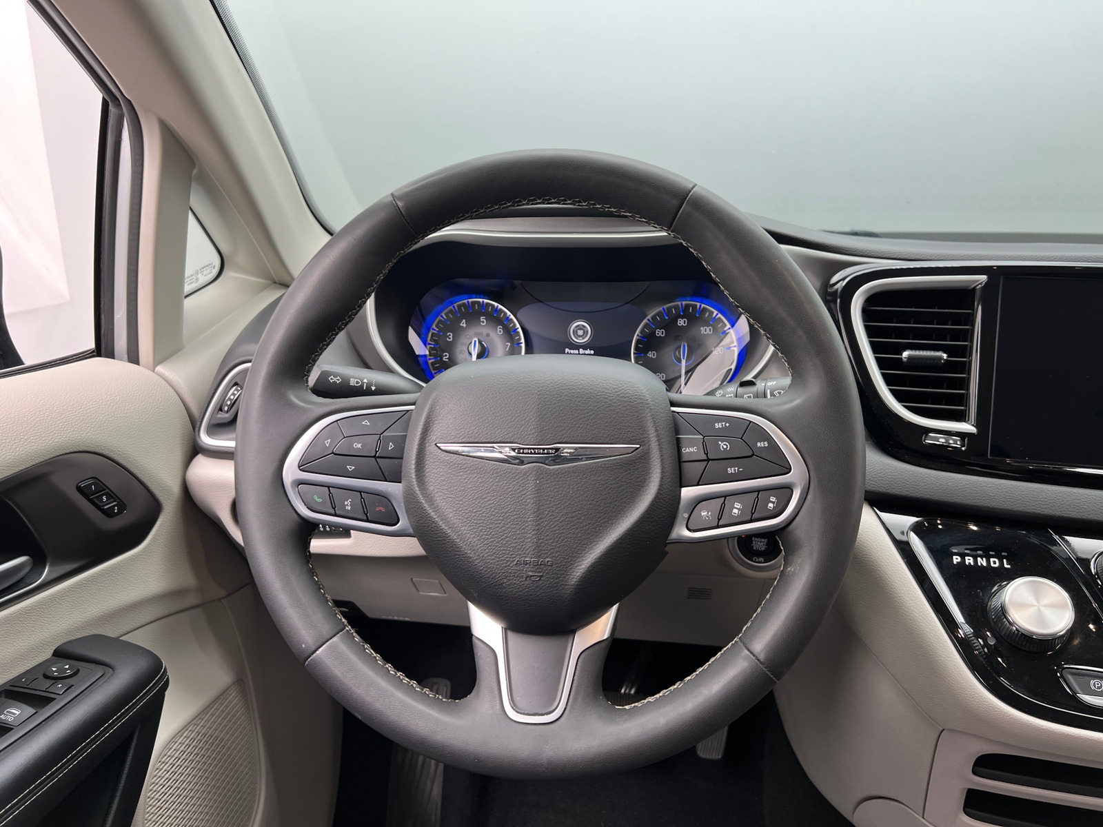 Thumbnail: 2024 Chrysler Pacifica - 4