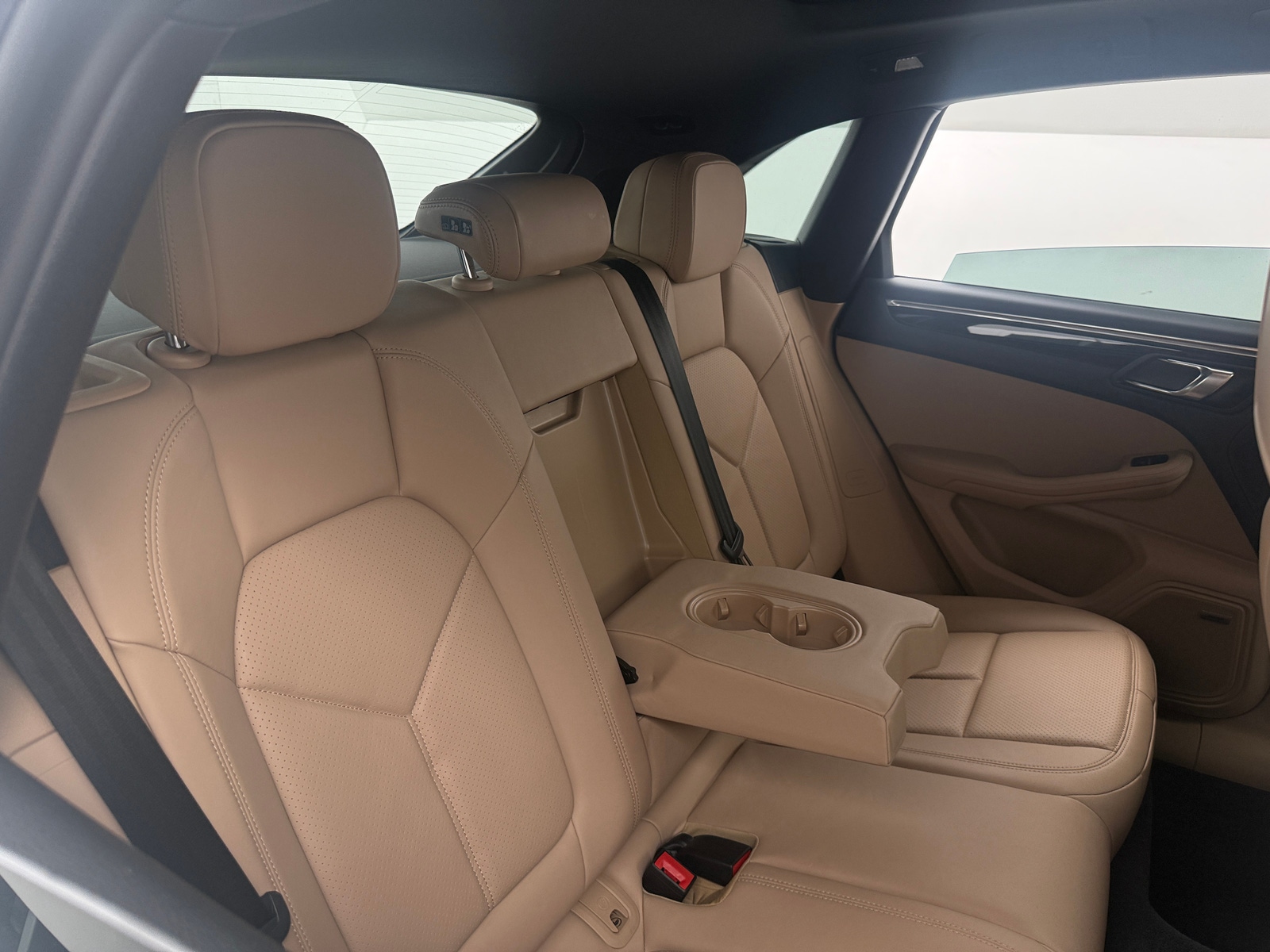 Thumbnail: 2021 Porsche Macan - 5