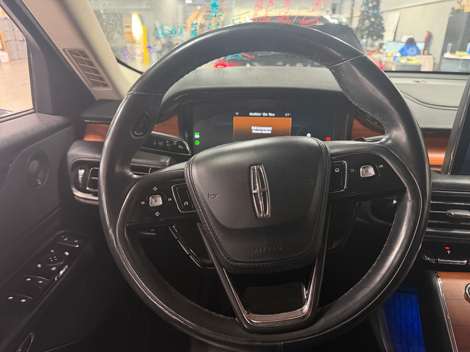 Thumbnail: 2020 Lincoln Aviator - 4