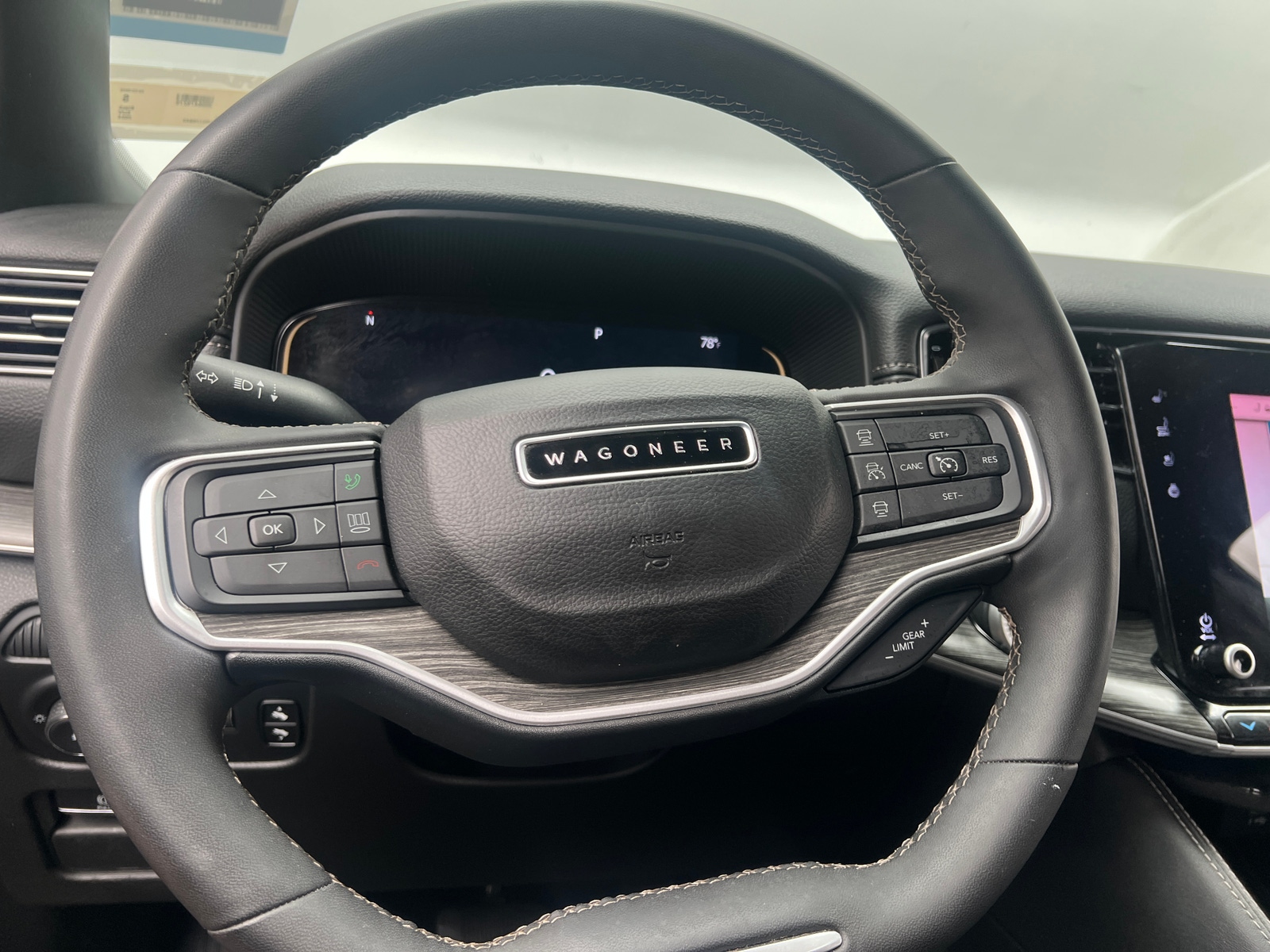Thumbnail: 2024 Jeep Wagoneer - 4