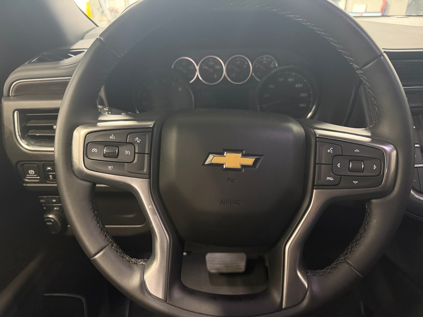 Thumbnail: 2024 Chevrolet Tahoe - 5
