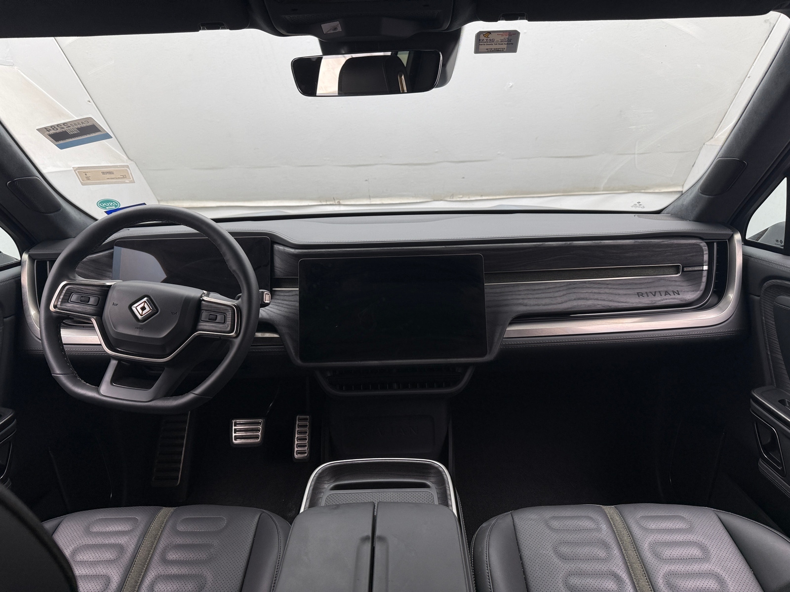 Thumbnail: 2023 Rivian R1S - 2