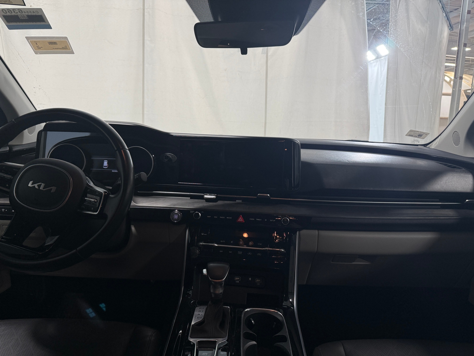 Thumbnail: 2023 Kia Carnival - 2