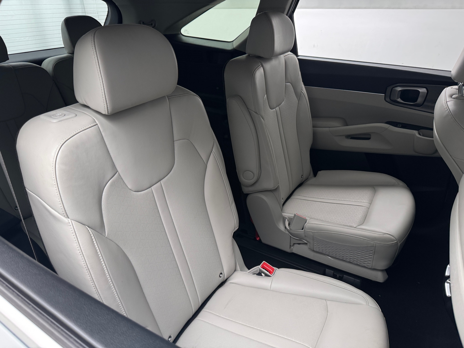 Thumbnail: 2023 Kia Sorento - 5