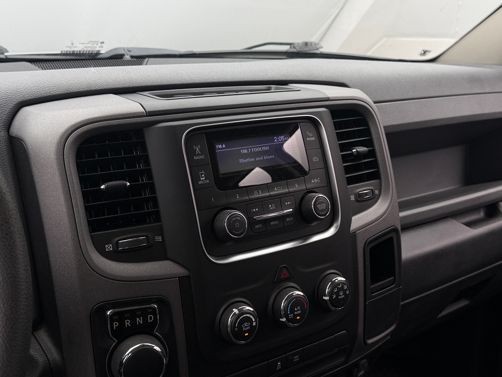 Thumbnail: 2020 RAM 1500 Classic - 4