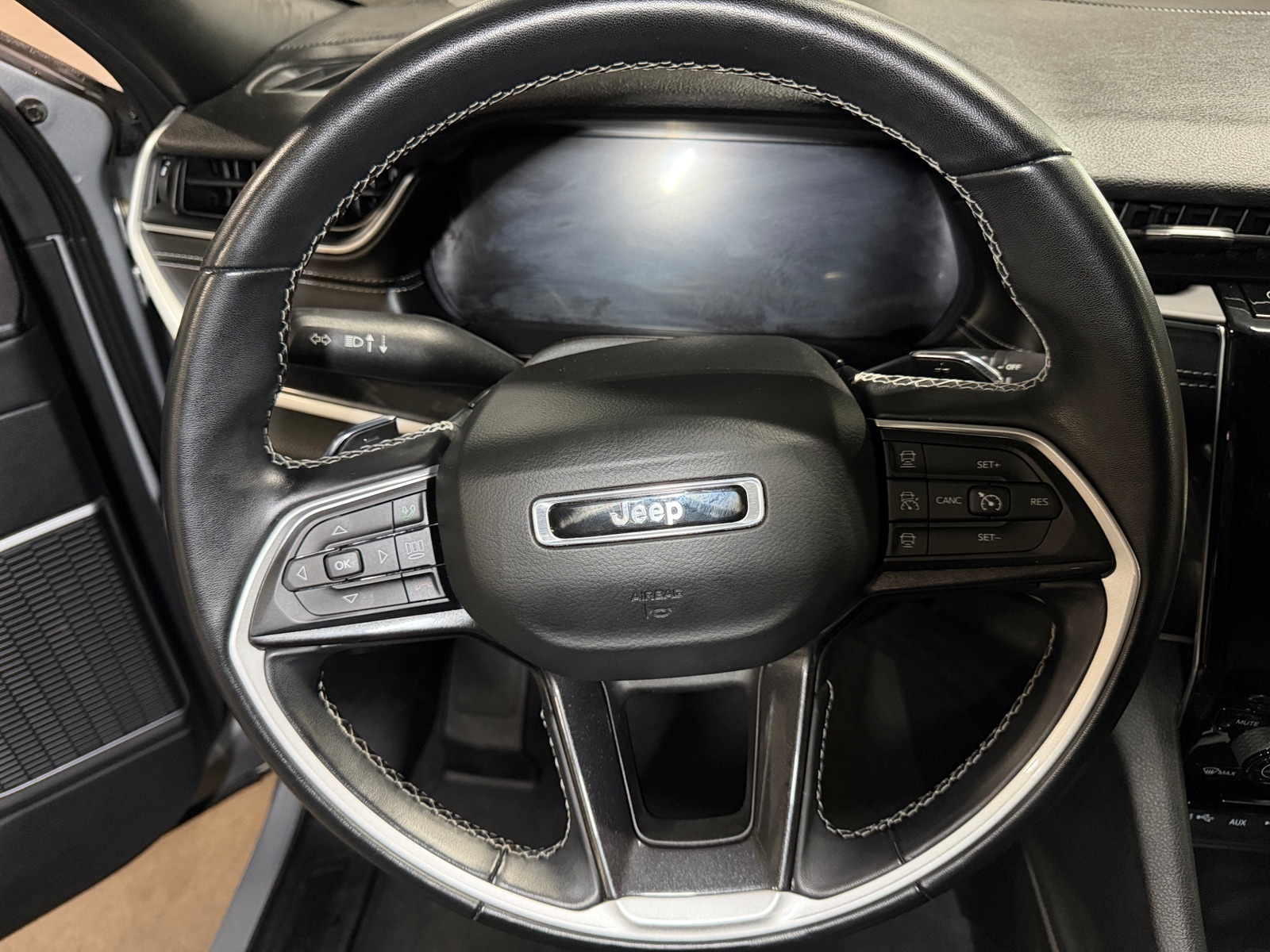 Thumbnail: 2021 Jeep Grand Cherokee L - 4