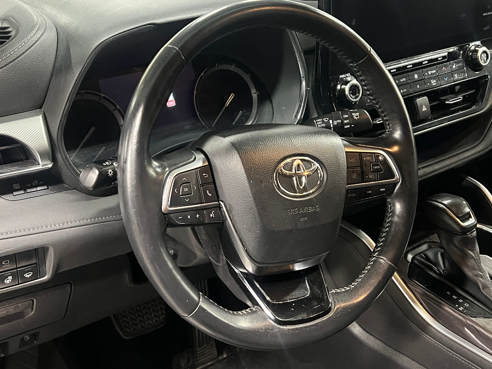 Thumbnail: 2021 Toyota Highlander - 4