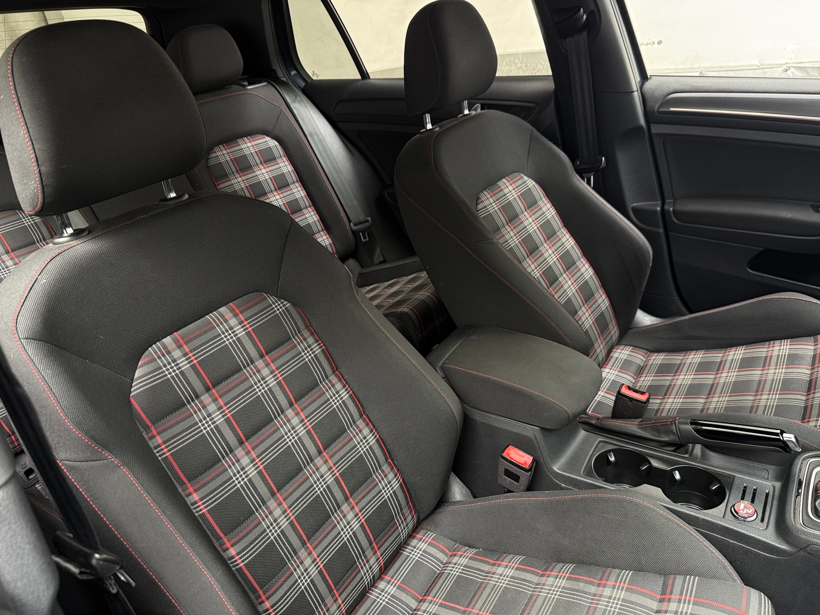 Thumbnail: 2021 Volkswagen Golf - 2