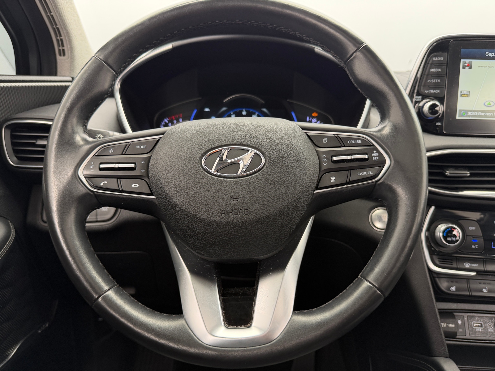 Thumbnail: 2019 Hyundai Santa Fe - 4