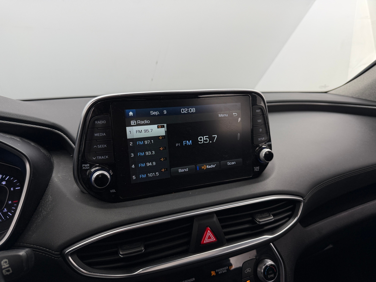 Thumbnail: 2019 Hyundai Santa Fe - 3