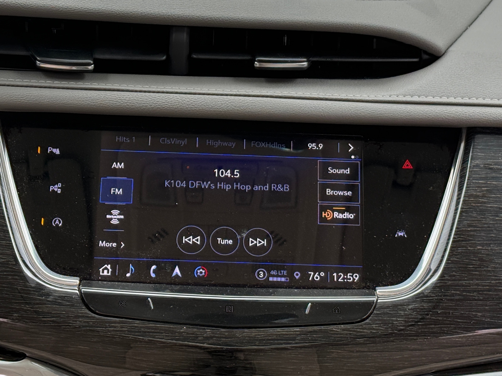 Thumbnail: 2021 Cadillac XT6 - 3
