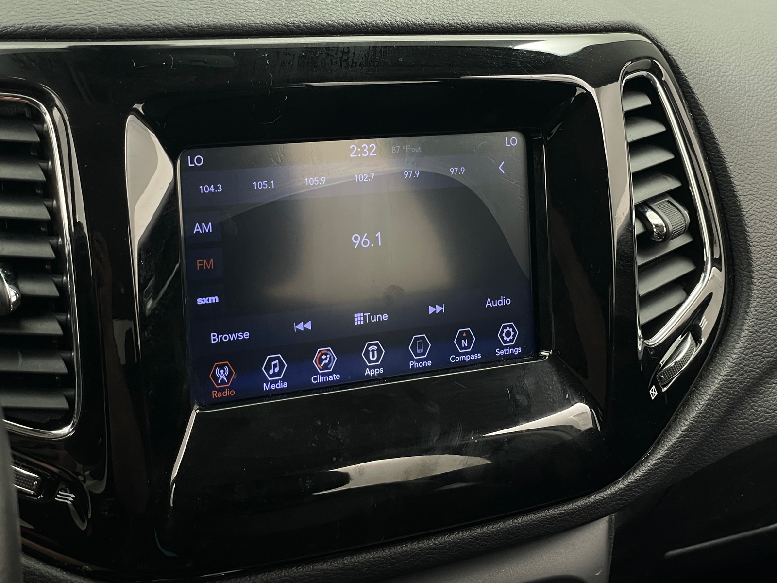 Thumbnail: 2019 Jeep Compass - 4