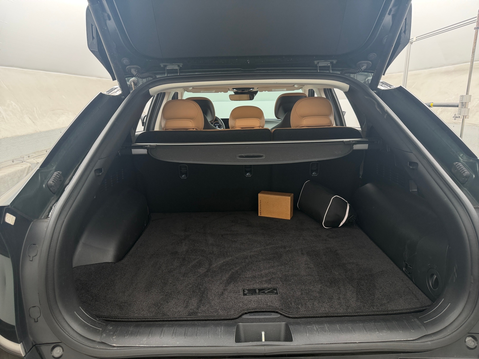 Thumbnail: 2023 Kia EV6 - 6
