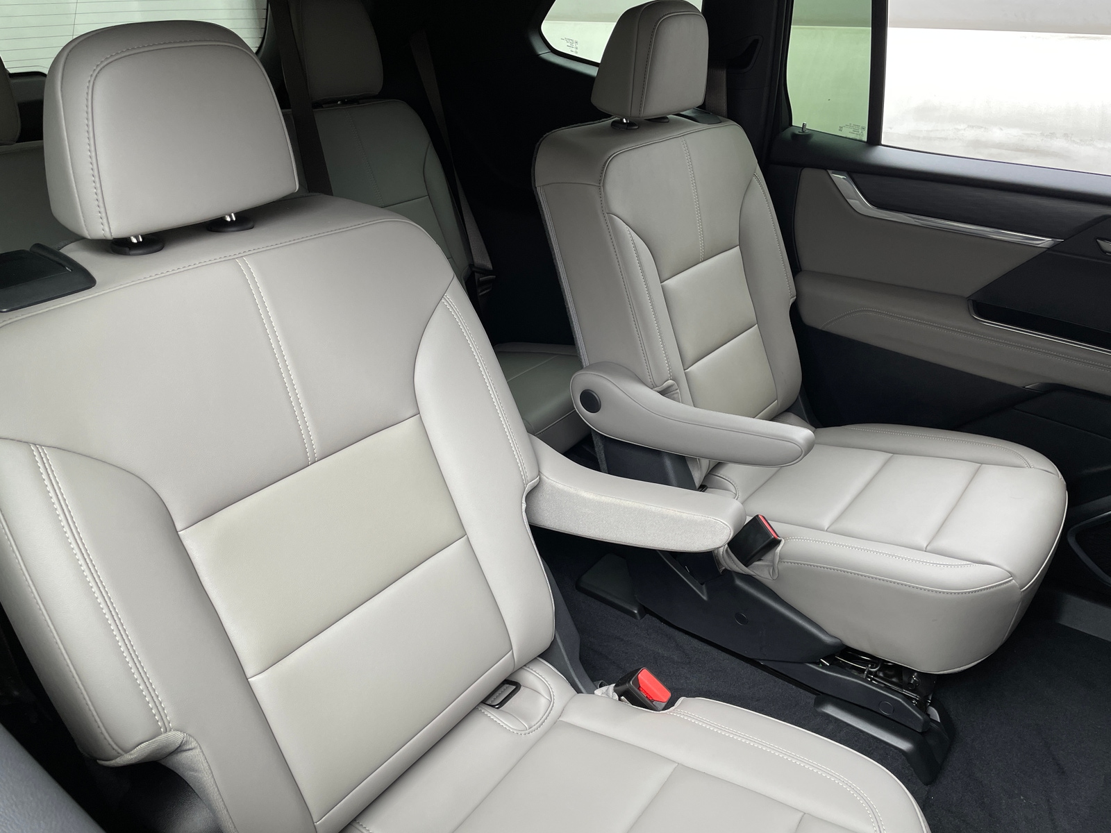 Thumbnail: 2024 GMC Acadia - 5
