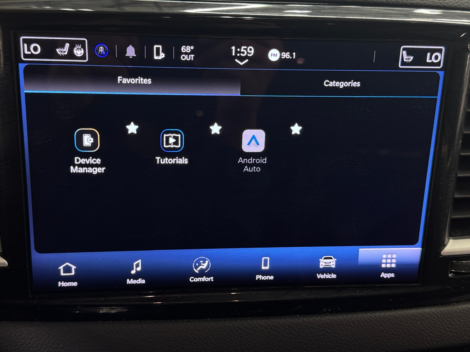 Thumbnail: 2024 Chrysler Pacifica - 3